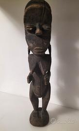 scultura africana antica in legno 