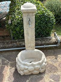 Fontana da giardino in pietra