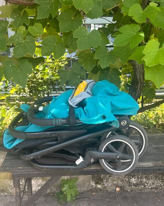 Passeggino compatto per aereo