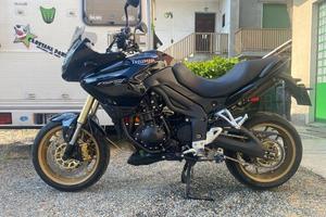 TRIUMPH TIGER 1050