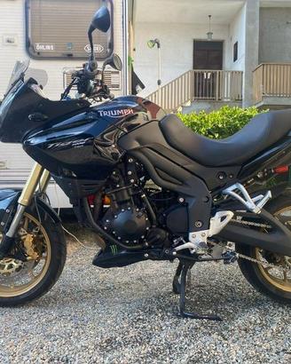 TRIUMPH TIGER 1050