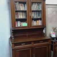 antica credenza in noce