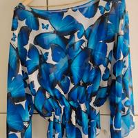 camicia che fa' parte del vestito lungo blu