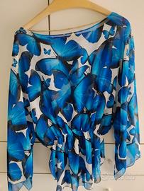 camicia che fa' parte del vestito lungo blu