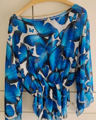 camicia che fa' parte del vestito lungo blu