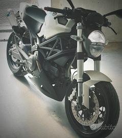 Ducati Monster 696