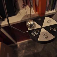 Pendolo delle scelte. Soprammobile o gioco o regal