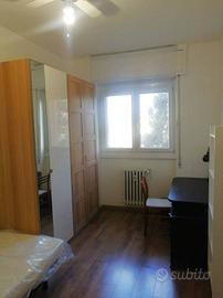 Stanza in appartamento di 150 m² a Milano
