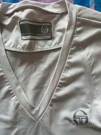 Abiti /jeans/tuta/felpe/scarpe