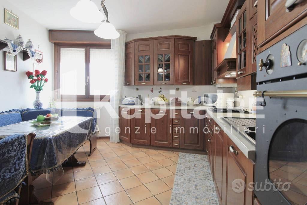 Appartamento di 110 m² con 4 locali e box auto dop - Vista 5