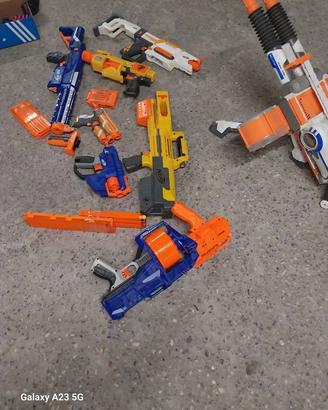 Blaster Nerf e Torretta Rhino-Fire con Accessori