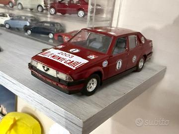 Modellino Alfa Romeo 75 1:24
