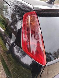 fari posteriori fume  fiat grande punto 