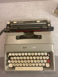 Macchina da scrivere Olivetti Lettera 35 Vintage