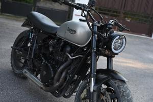 Triumph Bonneville 790 Custom 2005