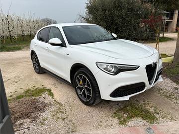 Alfa Romeo Stelvio Sprint Q4 AUTO