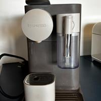 Macchina del caffè De Longhi Nespresso Lattissma