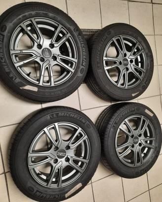 4 Gomme Michelin 195/60 R15 + cerchi lega