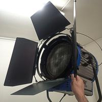 2 Grandi lampade cinematografiche fresnel