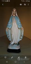 statua raffigurante la madonna