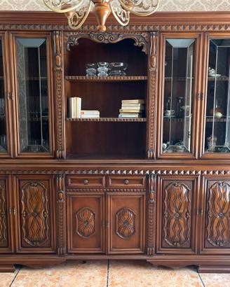 Grande mobile da salotto  in legno con vetrina