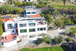 Villa di 370 m² con più di 5 locali e box auto dop