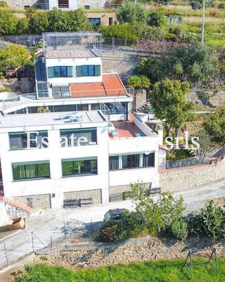 Villa di 370 m² con più di 5 locali e box auto dop