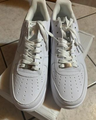 Nike Air Force 1 07 Low-Top, Bianco/41