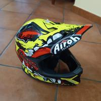 casco stivali pettorina completo