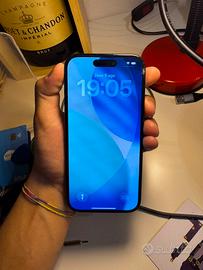 IPhone 15 128gb  funzionante ant e post crepati