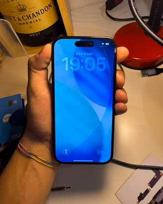 IPhone 15 128gb  funzionante ant e post crepati