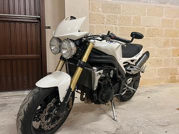 Triumph Street triple 1050 anno 2006
