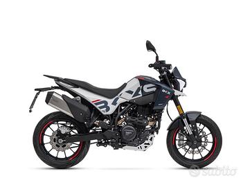 Benelli BKX 300 S My26 Casco omaggio !