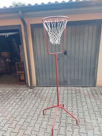 Canestro da basket regolabile con pedana
