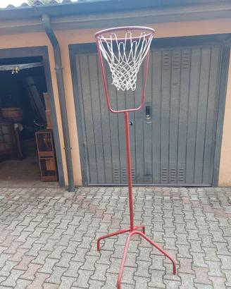 Canestro da basket regolabile con pedana