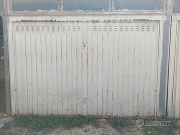 Porta basculante per garage