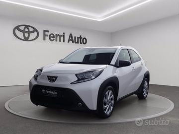 TOYOTA Aygo x 1.0 active 72cv s-cvt