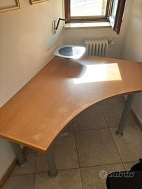 Scrivania in legno massiccio angolare 140x105