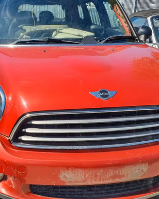 Mini Cooper D Countryman per ricambi (2A)