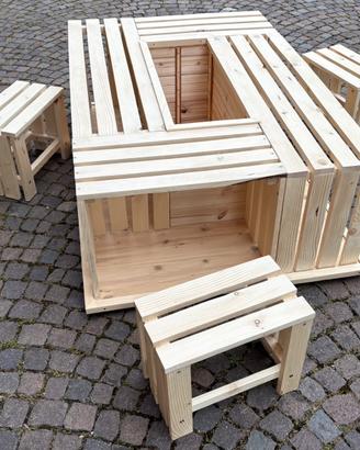 Tavolino in legno di abete
