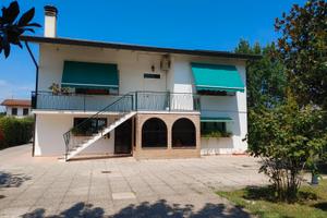 Casa singola con ampio scoperto