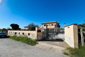 4 LOCALI A APRILIA