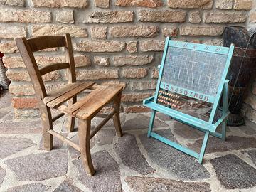 Sedia e lavagnetta vintage