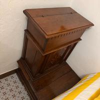 Inginocchiatoio in noce intarsiato fine XVII secol