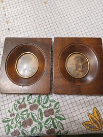 coppia di miniature ad olio con cornice in noce