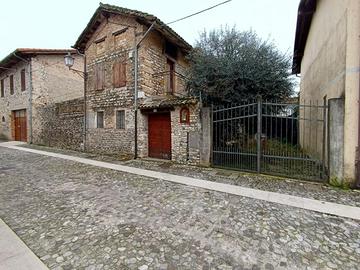 CASA DI TESTA NEL BORGO ALPI: dove la storia in...