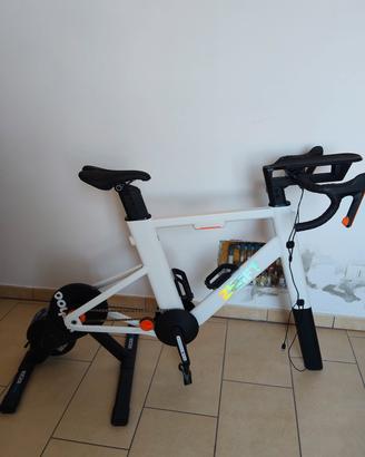 Zwift bike completa con rullo wahoo