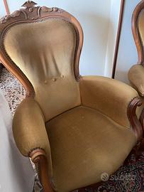 Coppia di poltrone eleganti da salotto