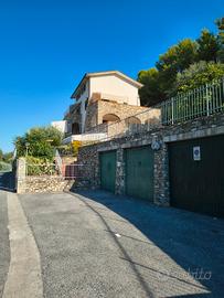 Andora appartamento con giardino e garage  