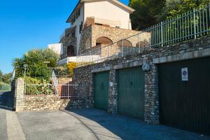 Andora appartamento con giardino e garage  